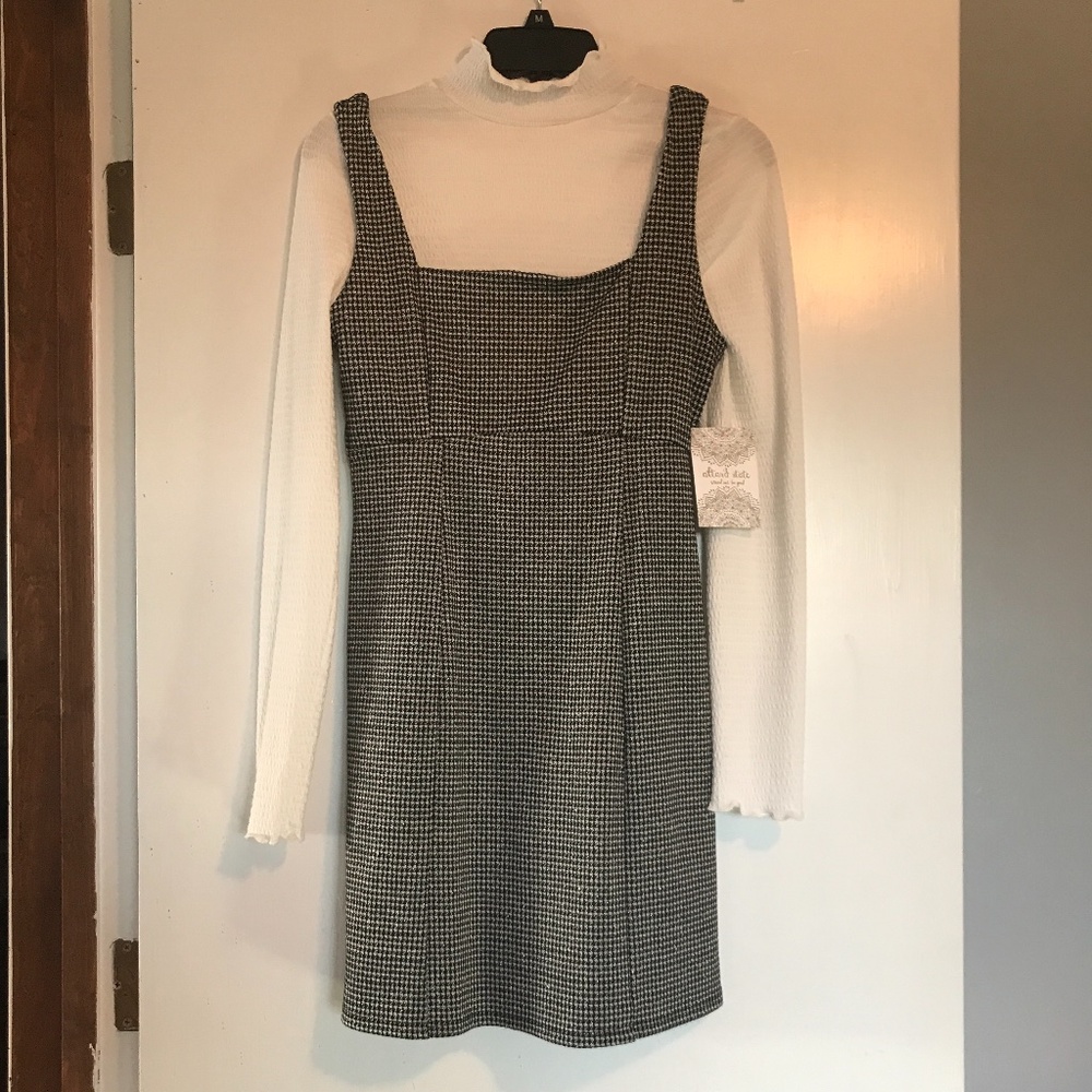 Cute long sleeve dress